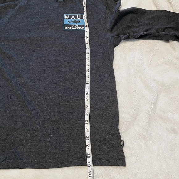 NWT Men’s Maui and Sons Long Sleeve Shark Logo Shirt - Picture 8 of 10